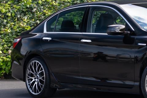 2016 Honda Accord Hybrid EX - Thumbnail