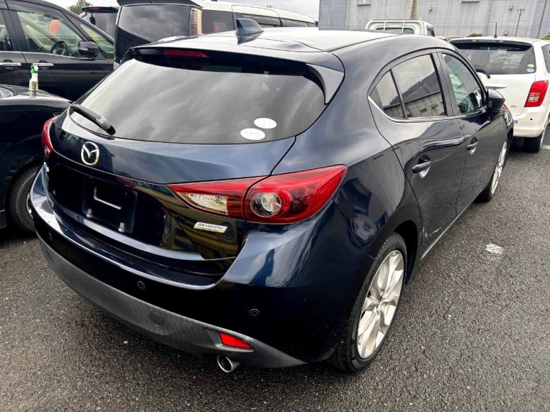 2014 Mazda Axela 20S / 3 Ltd