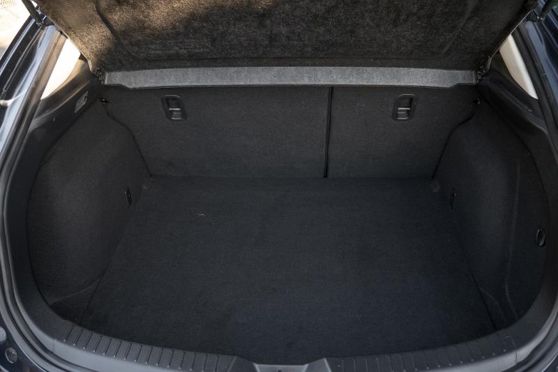 2014 Mazda Axela 20S / 3 Ltd