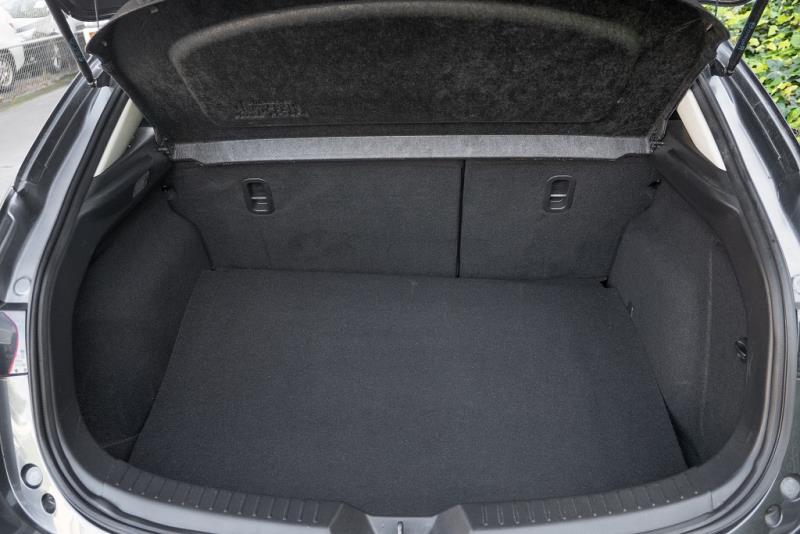 2014 Mazda Axela 20S / 3 Ltd