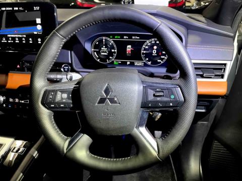 2022 Mitsubishi Outlander PHEV 4WD - Thumbnail