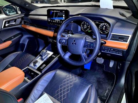 2022 Mitsubishi Outlander PHEV 4WD - Thumbnail