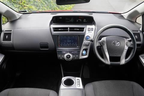 2014 Toyota Prius Alpha S Touring - Thumbnail