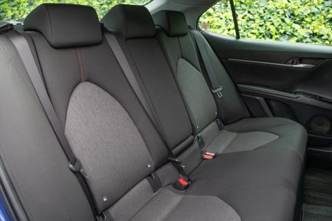 2018 Toyota Camry Hybrid G - Thumbnail