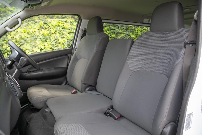 2022 Nissan NV350 / Caravan 5 Door