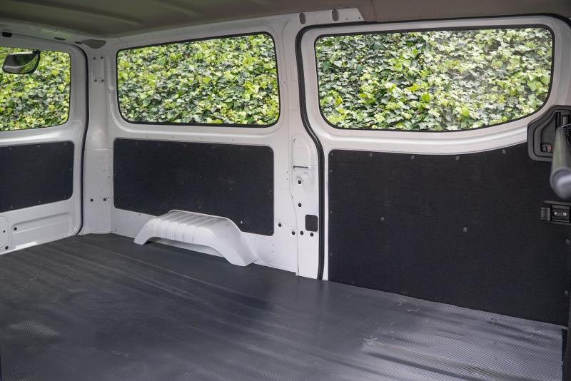 2022 Nissan NV350 / Caravan 5 Door