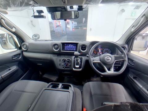 2022 Nissan NV350 5 Door Petrol - Thumbnail