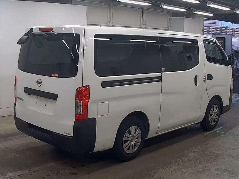 2022 Nissan NV350 5 Door Petrol