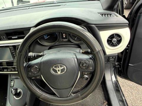 2017 Toyota Auris Hybrid / Corolla - Thumbnail