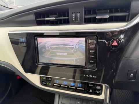 2017 Toyota Auris Hybrid / Corolla - Thumbnail