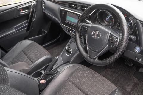 2016 Toyota Auris Hybrid / Corolla - Thumbnail