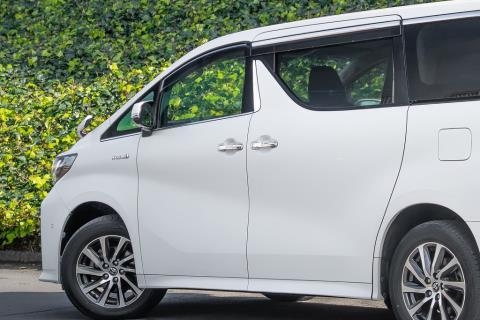 2015 Toyota Alphard Hybrid / Vellfire - Thumbnail