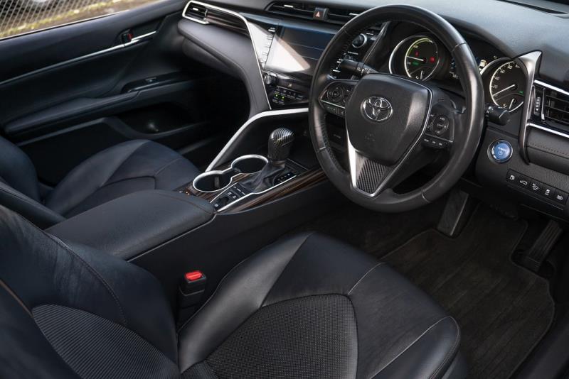 2017 Toyota Camry Hybrid G