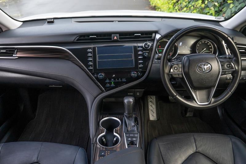 2017 Toyota Camry Hybrid G