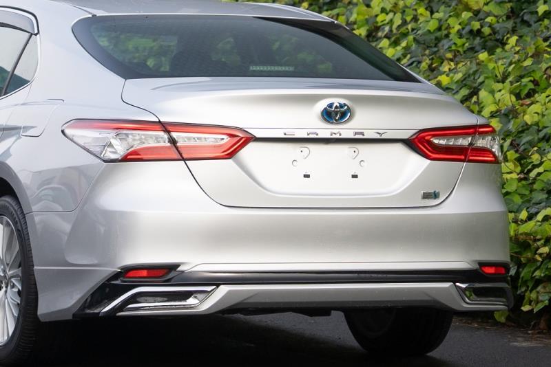 2017 Toyota Camry Hybrid G