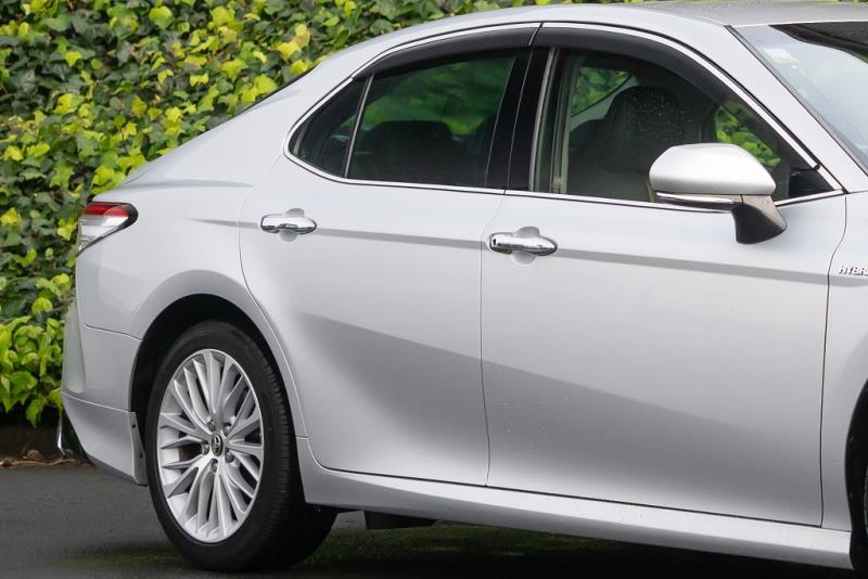 2017 Toyota Camry Hybrid G