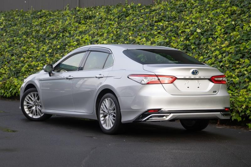 2017 Toyota Camry Hybrid G