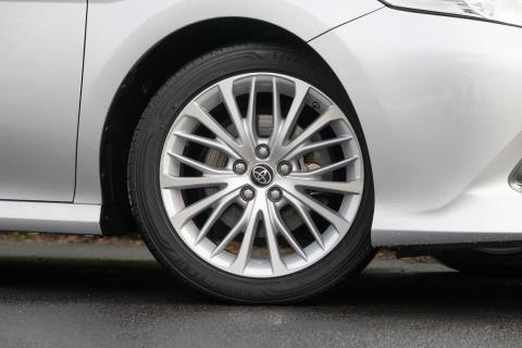 2017 Toyota Camry Hybrid G - Thumbnail