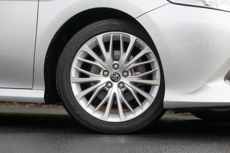 2017 Toyota Camry Hybrid G