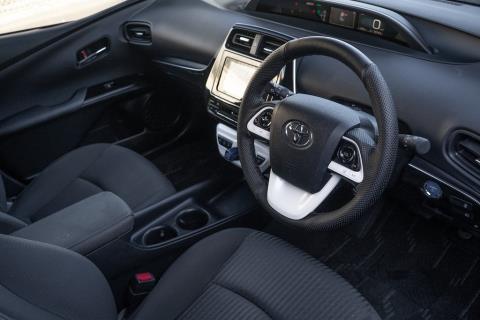 2017 Toyota Prius S Hybrid - Thumbnail