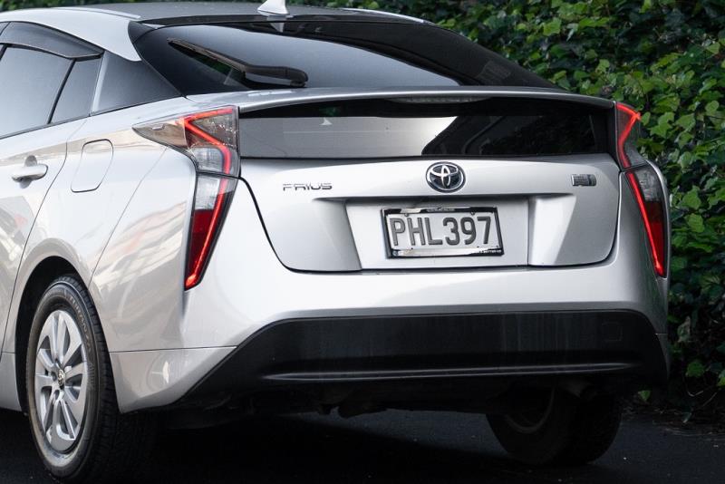 2017 Toyota Prius S Hybrid