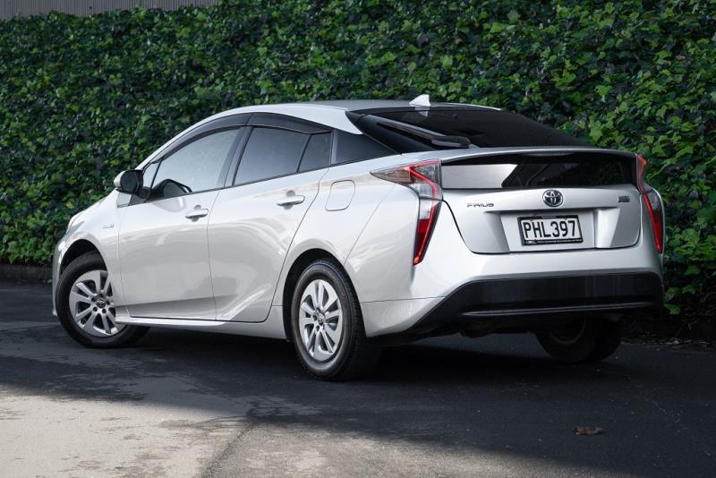 2017 Toyota Prius S Hybrid