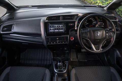 2019 Honda Fit S Hybrid / Jazz RS - Thumbnail