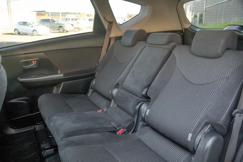2015 Toyota Prius Alpha S Touring