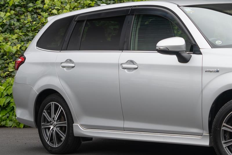 2015 Toyota Corolla Fielder G Hybrid