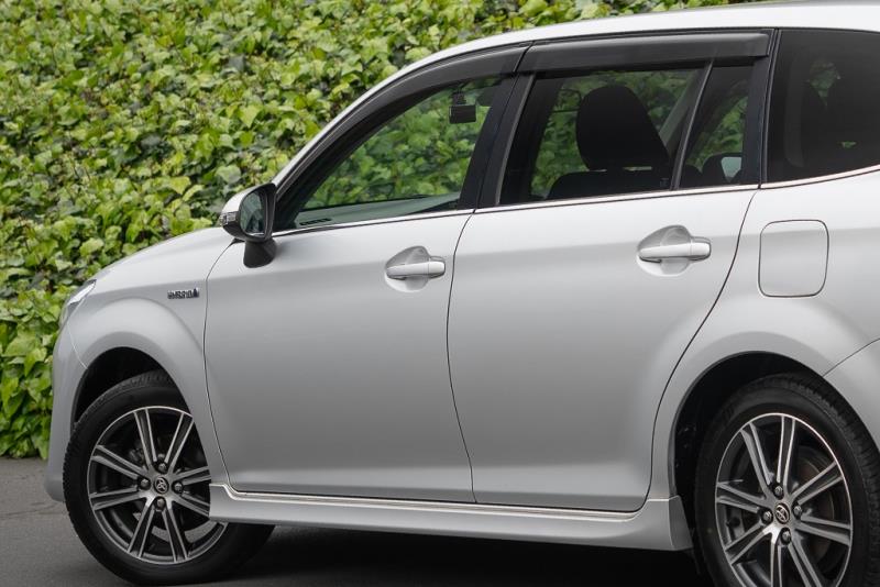 2015 Toyota Corolla Fielder G Hybrid