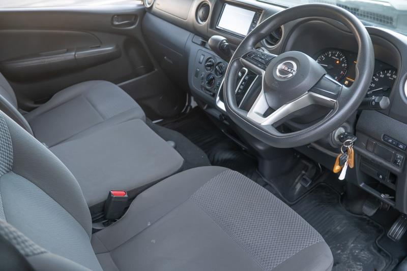 2021 Nissan NV350 / Caravan 5 Door