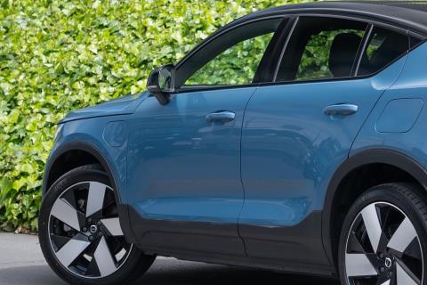 2022 Volvo C40 Recharge Ultimate - Thumbnail