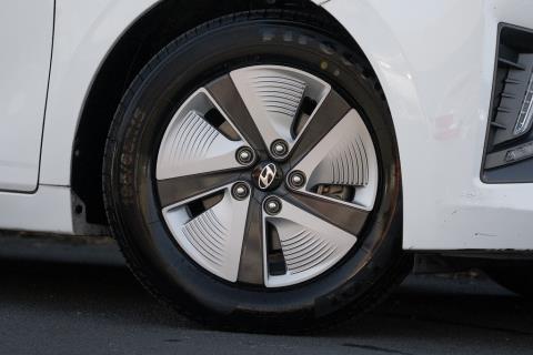 2022 Hyundai IONIQ Hybrid - Thumbnail