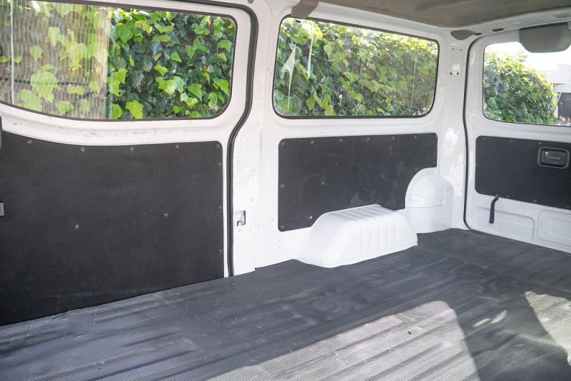 2022 Nissan NV350 / Caravan 5 Door