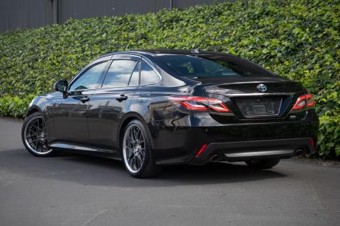 2018 Toyota Crown Hybrid S - Thumbnail