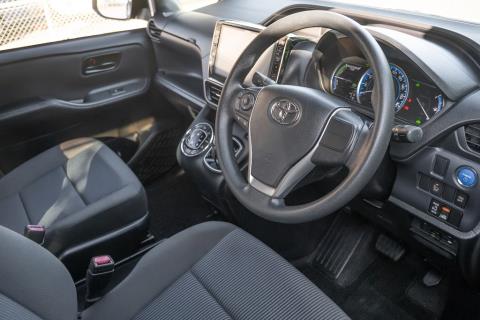 2015 Toyota Voxy X Hybrid / Noah X - Thumbnail
