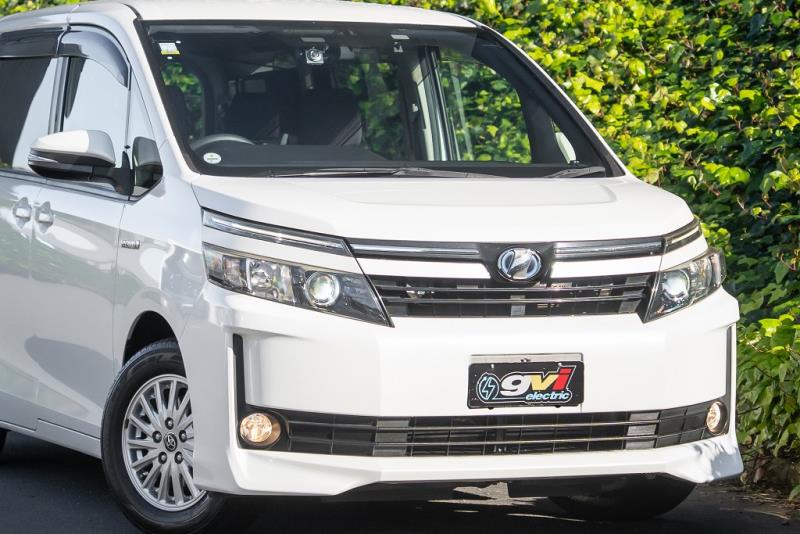 2015 Toyota Voxy X Hybrid / Noah X