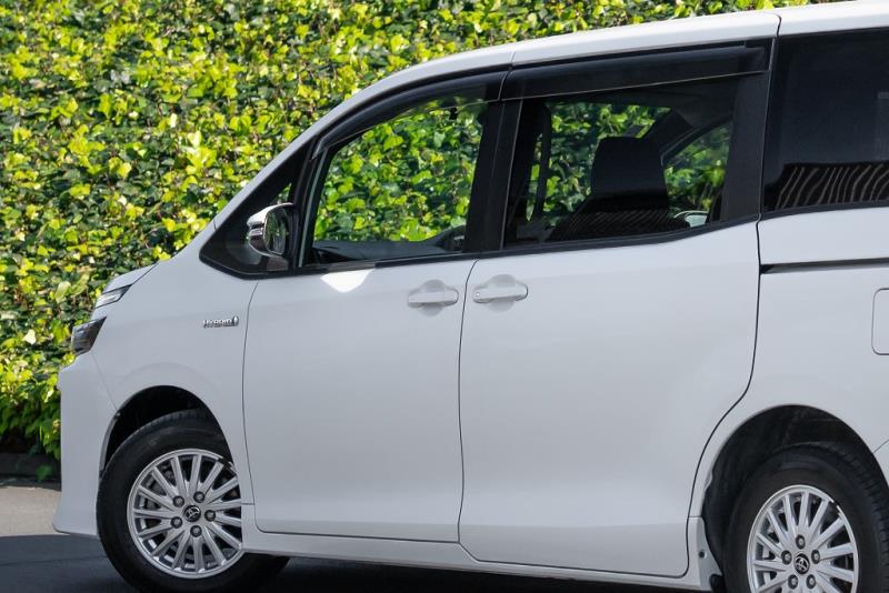 2015 Toyota Voxy X Hybrid / Noah X