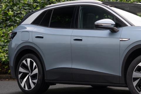 2023 Volkswagen ID.4 Pro Launch Edition - Thumbnail