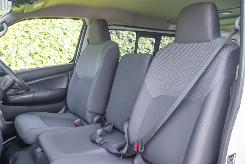 2023 Nissan NV350 / Caravan 5 Door