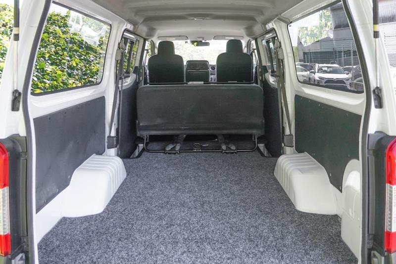 2023 Nissan NV350 / Caravan 5 Door