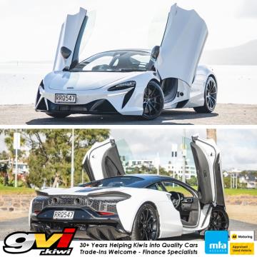 2023 McLaren Artura