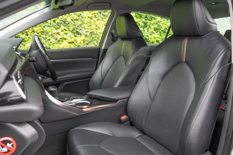 2019 Toyota Camry G Hybrid - Thumbnail