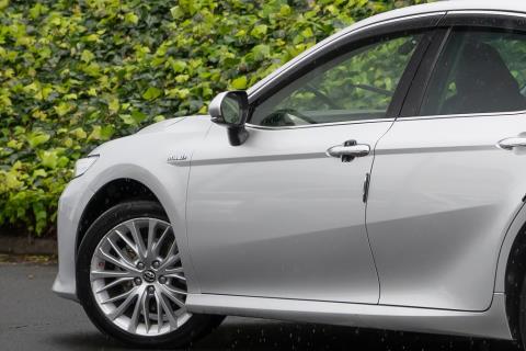 2019 Toyota Camry G Hybrid - Thumbnail