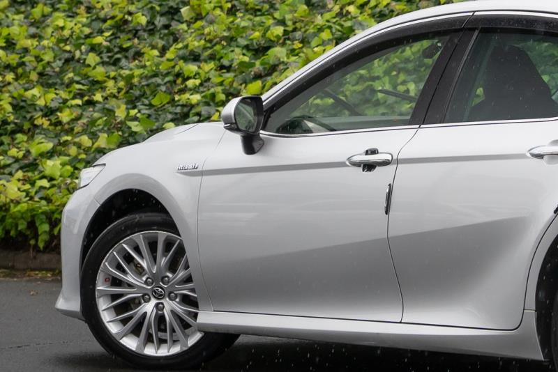 2019 Toyota Camry G Hybrid