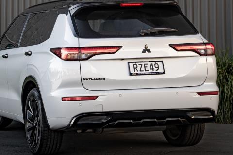 2022 Mitsubishi Outlander VRX 4WD - Thumbnail
