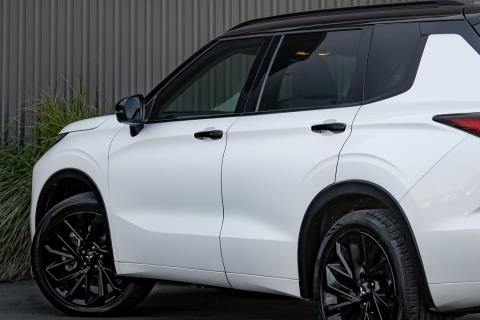 2022 Mitsubishi Outlander VRX 4WD - Thumbnail
