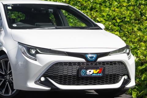 2018 Toyota Corolla Hybrid /  Auris - Thumbnail