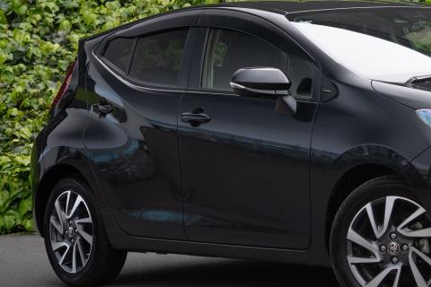 2021 Toyota Aqua Z Hybrid - Thumbnail