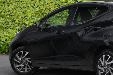 2021 Toyota Aqua Z Hybrid - Thumbnail